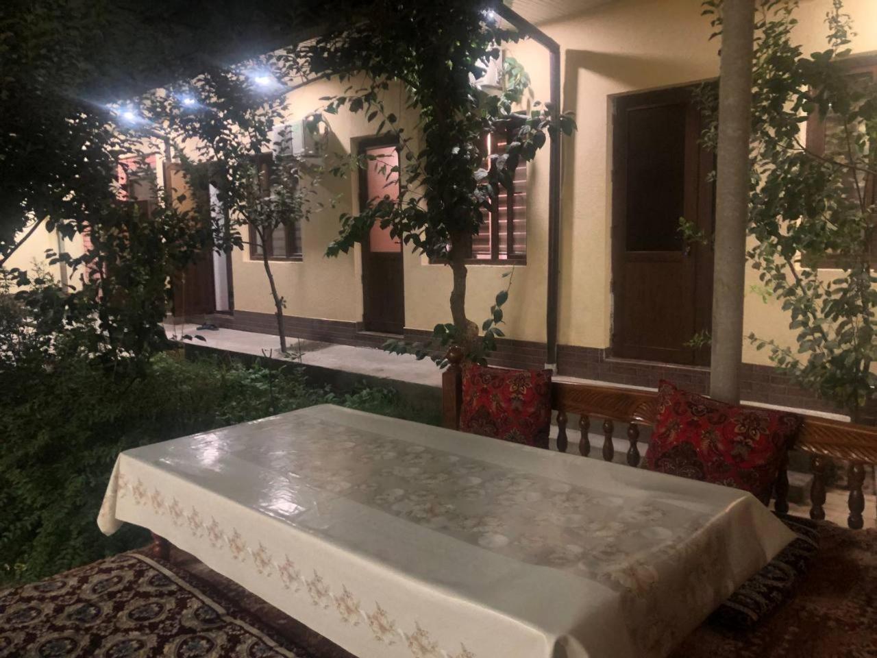 Дом Отель Бадамзар Tachkent Extérieur photo