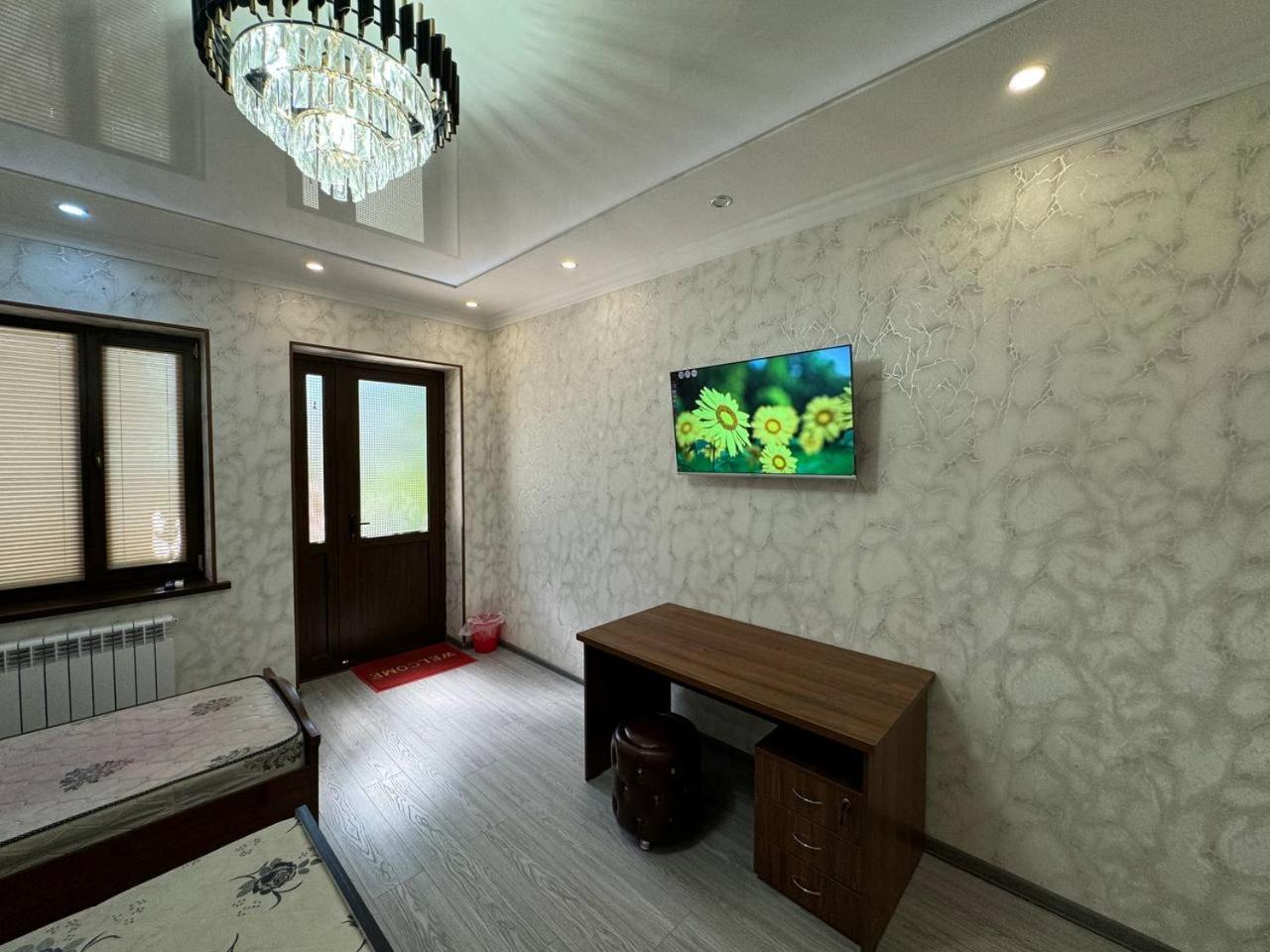 Дом Отель Бадамзар Tachkent Extérieur photo