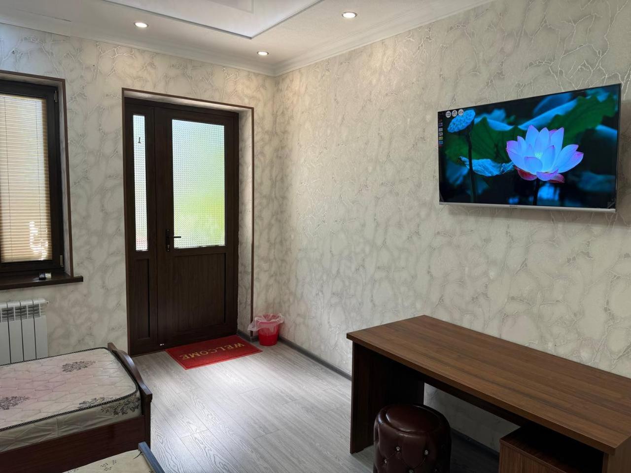 Дом Отель Бадамзар Tachkent Extérieur photo